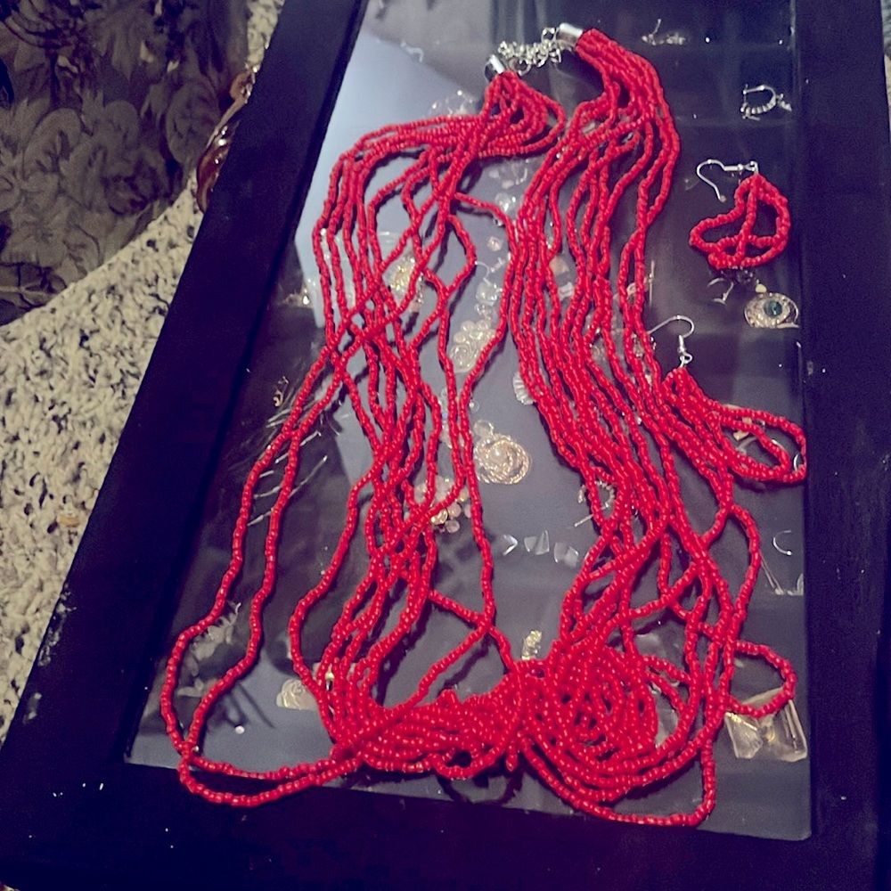 Pretty red sea beads